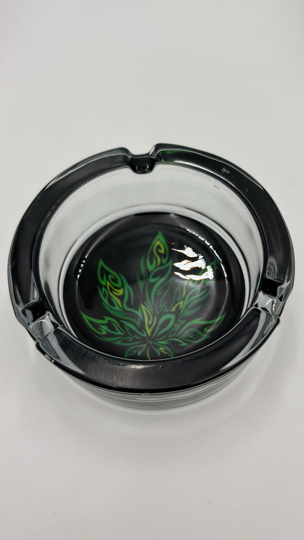 Hemp Leaves Glas Aschenbecher rund